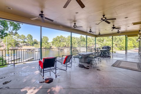 Near Disney: Lake House w/ Dock & Year-Round Views House in Lake O The Cherokees