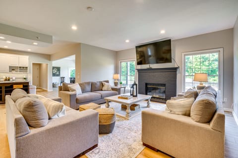 Spacious Thornville Home ~ 8 Mi to Buckeye Lake! House in Ohio