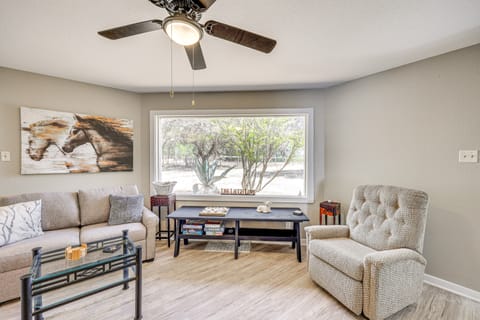 Bandera ‘Carriage House’ w/ Medina River Access! House in Rio Grande