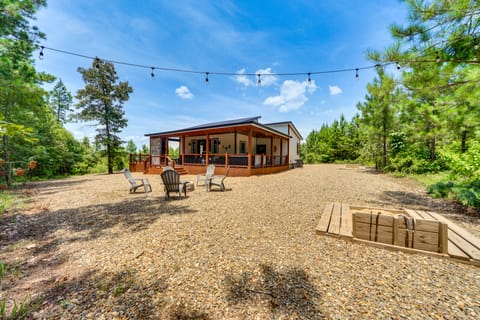 Luxe Broken Bow Home w/ Hot Tub & Fire Pit! House in Broken Bow