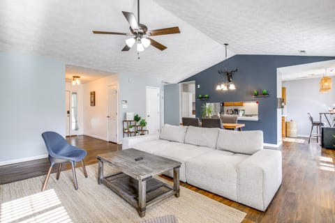 Knoxville Home w/ Sunroom ~ 9 Mi to Downtown! House in Knoxville