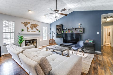 Knoxville Home w/ Sunroom ~ 9 Mi to Downtown! House in Knoxville