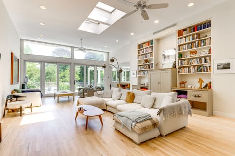 Hamptons Home w/ Private Pool, 1 Mi to Beach! House in Wainscott