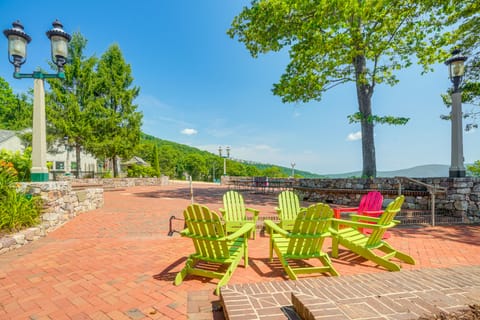 Near Ski Slopes + Hiking: Wintergreen Resort Condo Apartment in Massies Mill