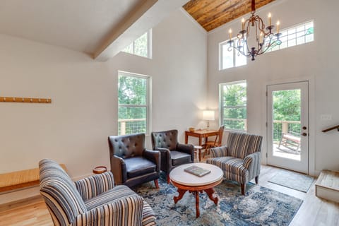 Views on 12 Acres: Ozark Mountain Cabin! House in Arkansas