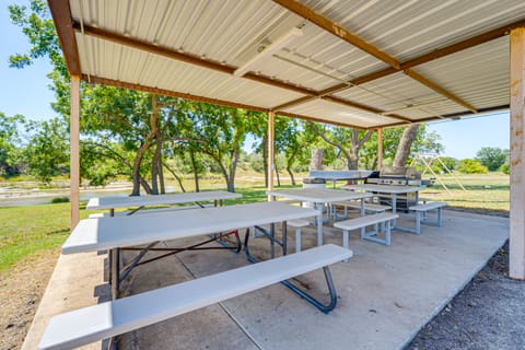 Riverfront Brady Retreat on 25 Acres! House in Rio Grande