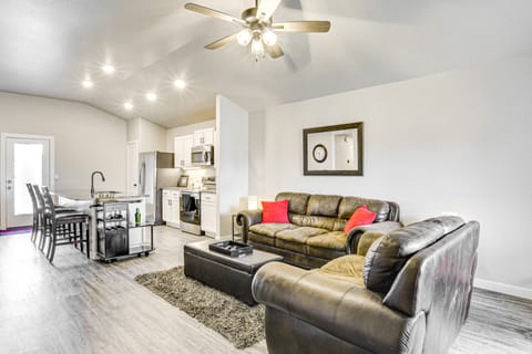 'Urbana Cabana:' Modern Home 8 Mi to Texas Tech! House in Lubbock