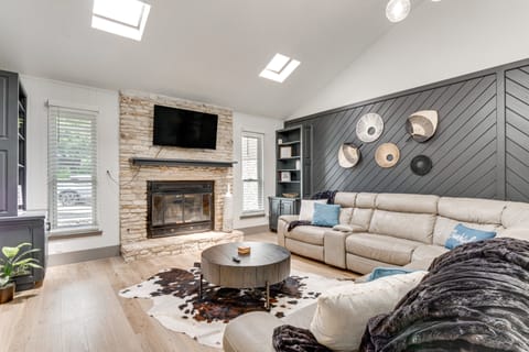 Modern Georgetown Home < 2 Mi to Blue Hole Park! House in Georgetown