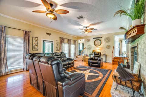 Onalaska Home w/ Game Room, Sunroom & Lake View! House in Lake Livingston