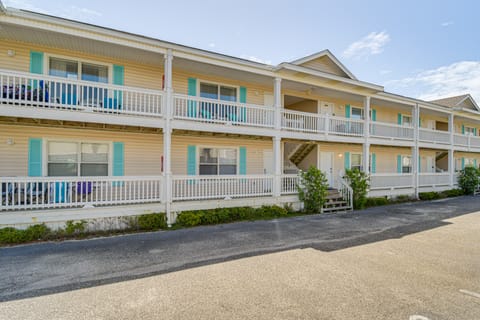 Gulf Shores Gem: Walk to Beach, 8 Mi to The Wharf! Apartment in West Beach