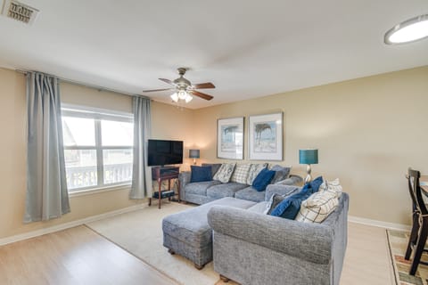 Gulf Shores Gem: Walk to Beach, 8 Mi to The Wharf! Apartment in West Beach