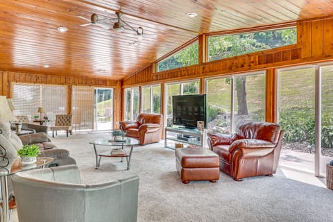 Spacious Ohio Family Home on 5-Acre Property! House in Ohio