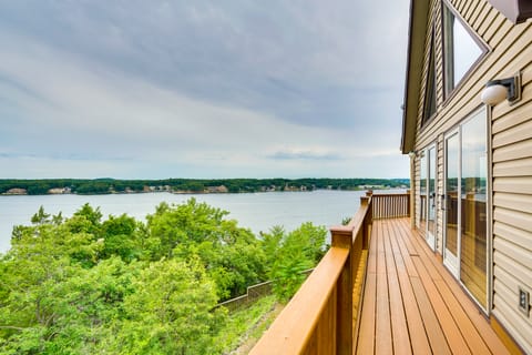 Spacious Osage Beach Home w/ Panoramic Lake Views House in Osage Beach