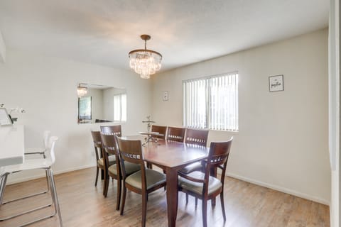 Cathedral City Condo: Close to Golf & Hiking! Apartment in Cathedral City