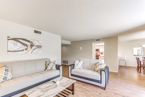 Cathedral City Condo: Close to Golf & Hiking! Apartment in Cathedral City