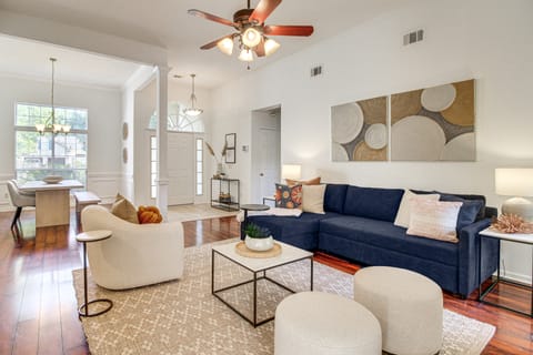 Pet-Friendly Savannah Home w/ Cozy Fireplace! House in Savannah