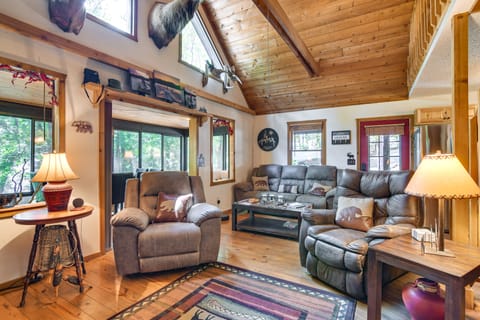 3 Mi to Table Rock Lake: Cabin w/ Fire Pit! House in Table Rock Lake