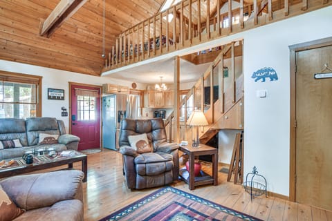 3 Mi to Table Rock Lake: Cabin w/ Fire Pit! House in Table Rock Lake