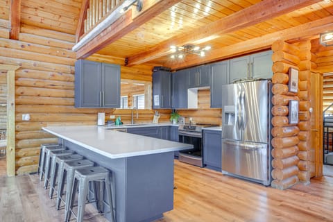 Group-Friendly Panguitch Cabin Near Nat'l Parks! Maison in Mammoth Creek