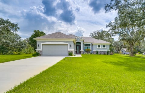 Hernando Home: 12 Mi to Crystal River! House in Lecanto