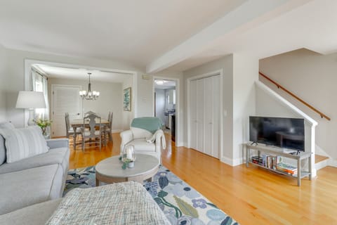 Walk to Beaches: Sunny East Haven Home w/ Grill House in East Haven