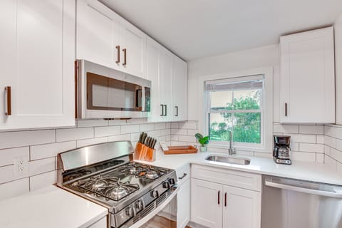 South Bend Stay Close to Notre Dame! House in South Bend