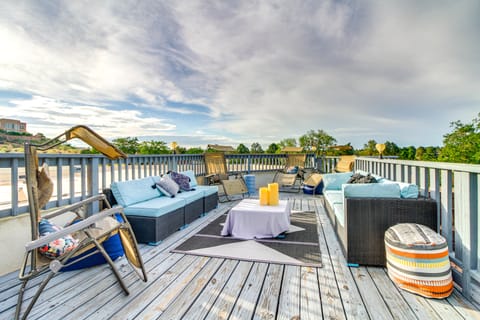 Deck, Putting Green & Views: Albuquerque Oasis House in Rio Rancho