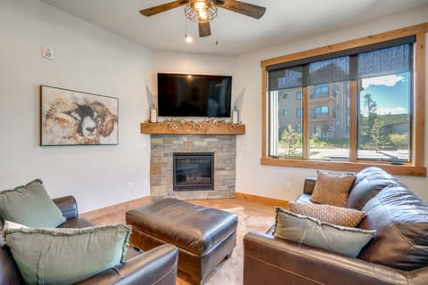 Modern Elk Creek Condo w/ Hot Tub & Heated Floors Apartment in Fraser