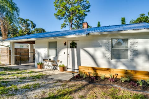 New Smyrna Beach Home: 2 Mi to Dtwn House in New Smyrna Beach