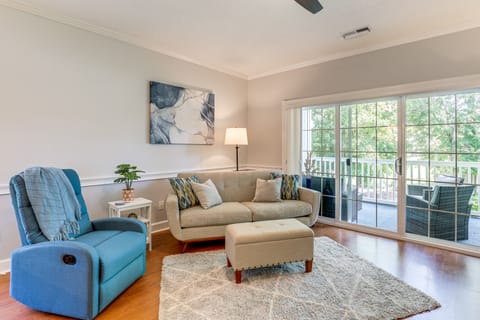 Pet-Friendly Myrtle Beach Condo: 7 Mi to Downtown! Apartment in Socastee