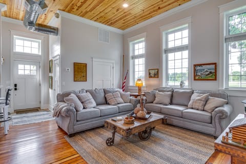 West Lafayette Home ~ 3 Mi to Purdue Campus! House in Wabash Township