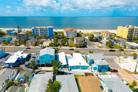 Madeira Beach Studio: Walk to John's Pass! Apartment in Madeira Beach