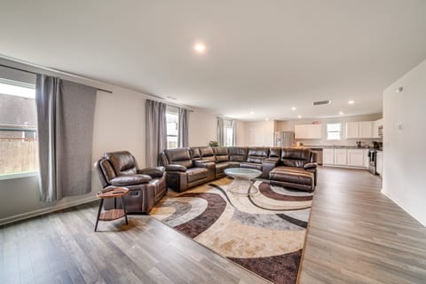 Spacious Home: 8 Mi to Bernheim Arboretum! House in Jefferson County