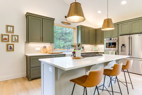 Riverfront Huntsville Cabin w/ Views & Kayaks! House in Arkansas