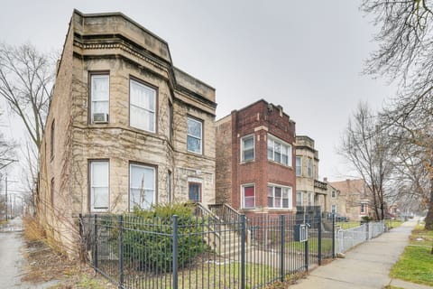 Chicago Apt 3 Mi to Lake Michigan! Apartment in Chicago