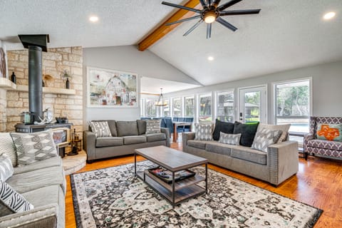 Expansive Bertram Retreat w/ Pool, on 28 Acres! House in Rio Grande