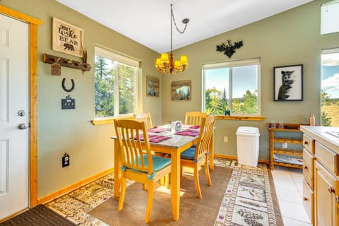 Deck & Views: Pet-Friendly Cabin in Jefferson! House in Park County