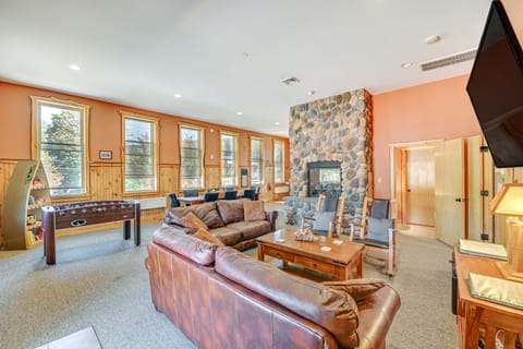 Chestertown Retreat w/ Fire Pit, Near Gore Mtn! Wohnung in Chestertown