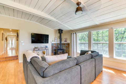 Sonora Hilltop Home: Scenic Views, Pet Friendly! House in Calaveras County