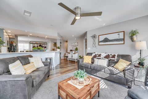 Condo w/ Pool ~ 2 Mi to Table Rock Lake! Apartment in Branson