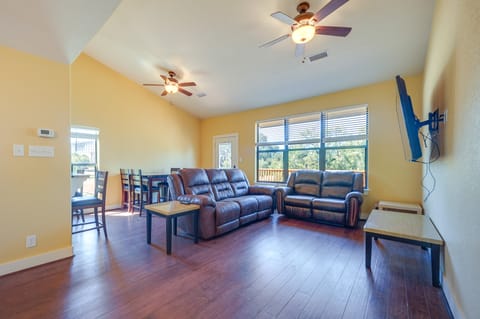 Townhome Near Lake LBJ w/ Deck & Patio! Apartment in Lake Lyndon B Johnson