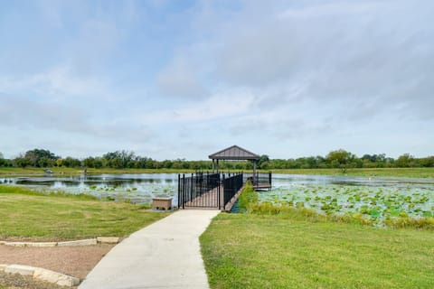Pet-Friendly Hill Country Hideaway w/ Deck House in Rio Grande