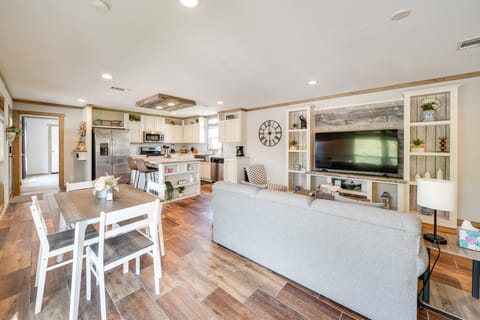 Texas Ranch Retreat: Swim On-Site House in Rio Grande