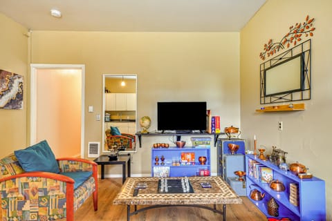 Guest Suite in Portland Area w/ Shared Patio Apartment in Hillsboro