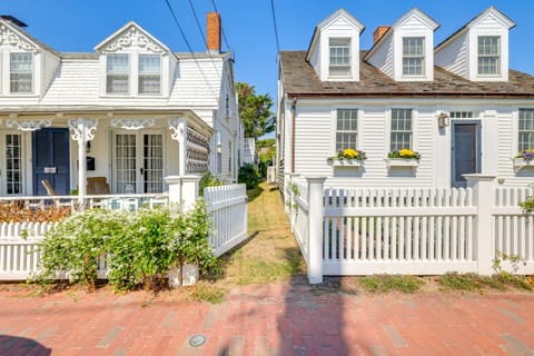 Stylish Lofted Condo, 1 Block to Commercial St! Apartment in Provincetown