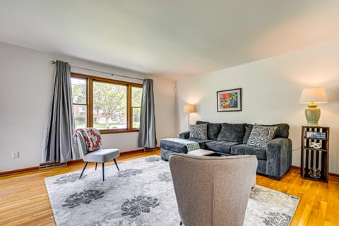 11 Mi to Dtwn Columbus: Group Retreat w/ Fire Pit! Apartment in Worthington