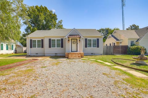 Walk Downtown: Home w/ Yard in Clarksdale House in Clarksdale