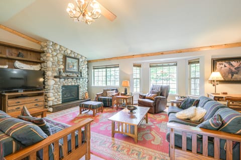 Cozy Home w/ Hot Tub: 7 Mi to Pagosa Hot Springs House in Colorado