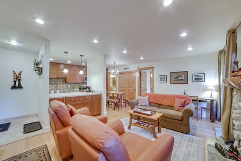 Ski Condo w/ Community Amenities in Mammoth Lakes! Apartment in Mammoth Lakes