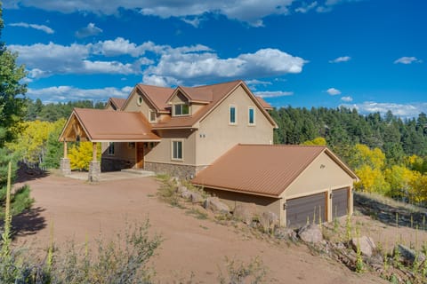 Luxe Florissant Home w/ Pikes Peak Views! House in Colorado